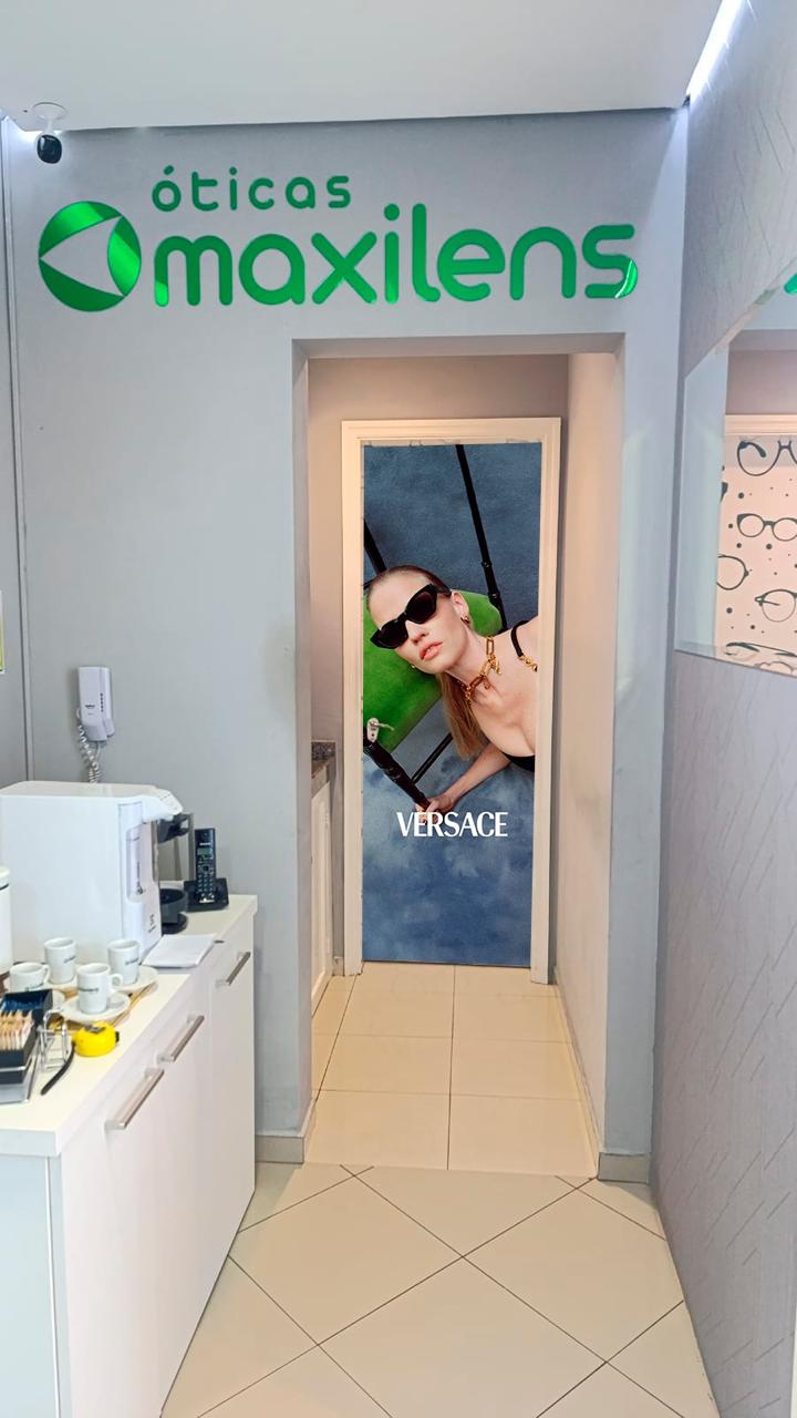 Adesivação vitrine